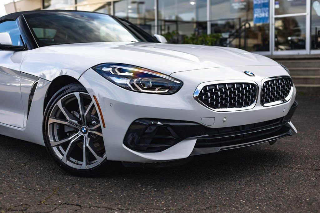 Used 2020 BMW Z4 sDrive30i w/ Convenience Package RWD image 3