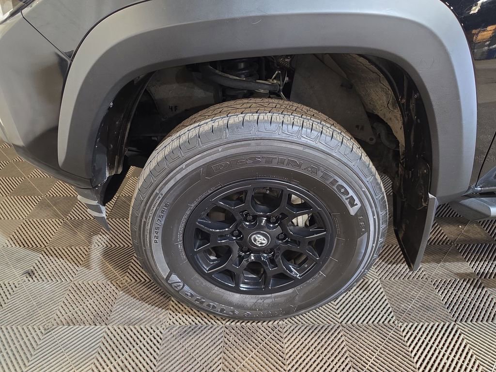 Used 2022 Toyota Tacoma SR w/ SX Package AWD/4WD image 18