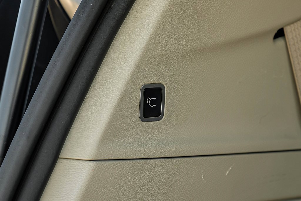 Used 2019 Chrysler Pacifica Touring-L image 62