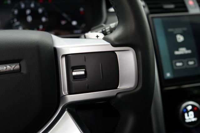 Used 2024 Land Rover Discovery S image 22