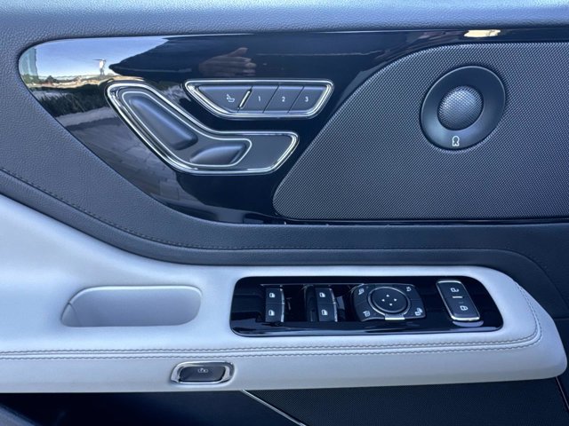 New 2026 Lincoln Aviator 2WD image 11