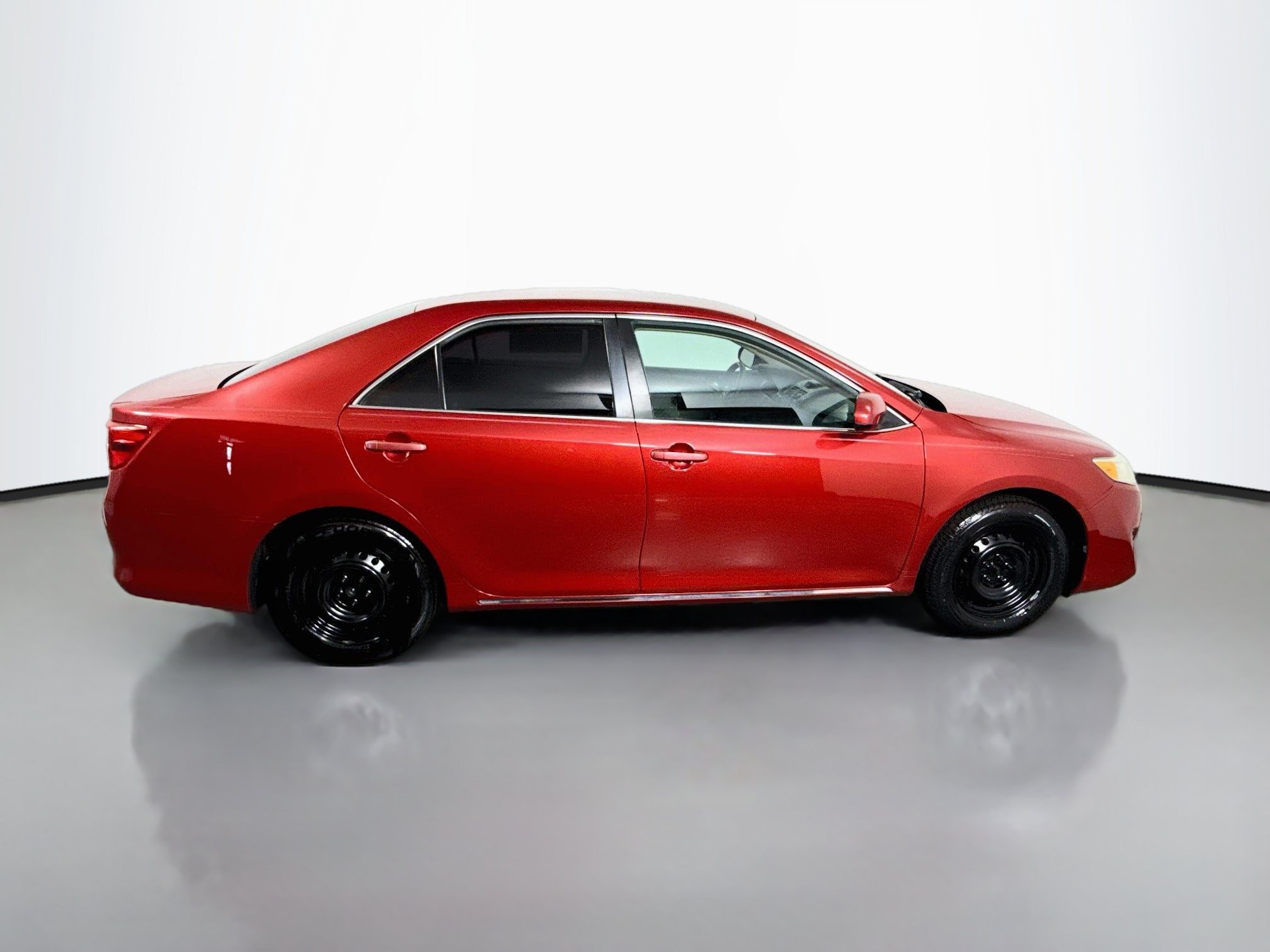 Used 2013 Toyota Camry LE FWD image 8