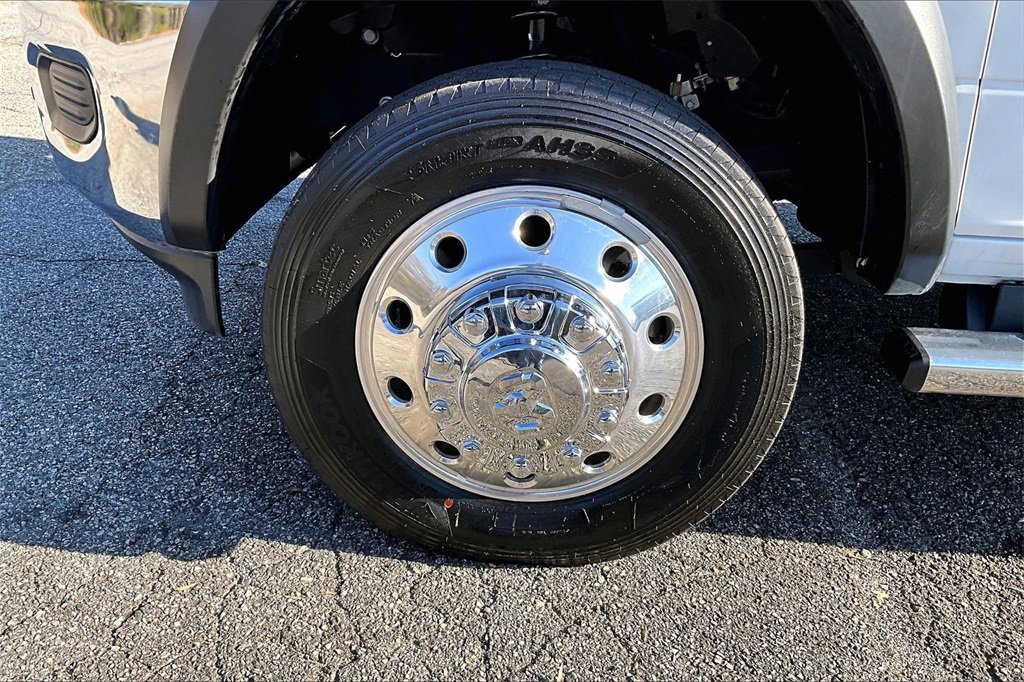 Used 2024 RAM 5500 Tradesman w/ Chrome Appearance Group image 27