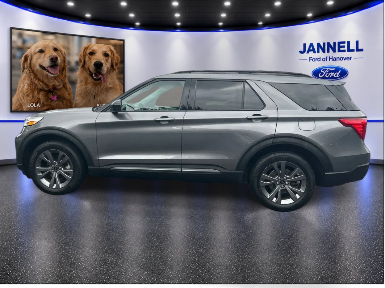 Used 2023 Ford Explorer XLT w/ Equipment Group 202A AWD/4WD image 9