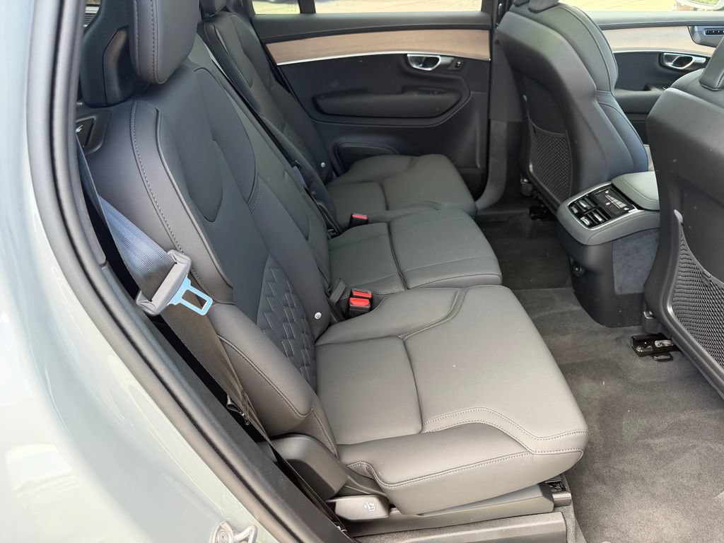 New 2026 Volvo XC90 B6 Plus w/ Protection Package Premier AWD/4WD image 11