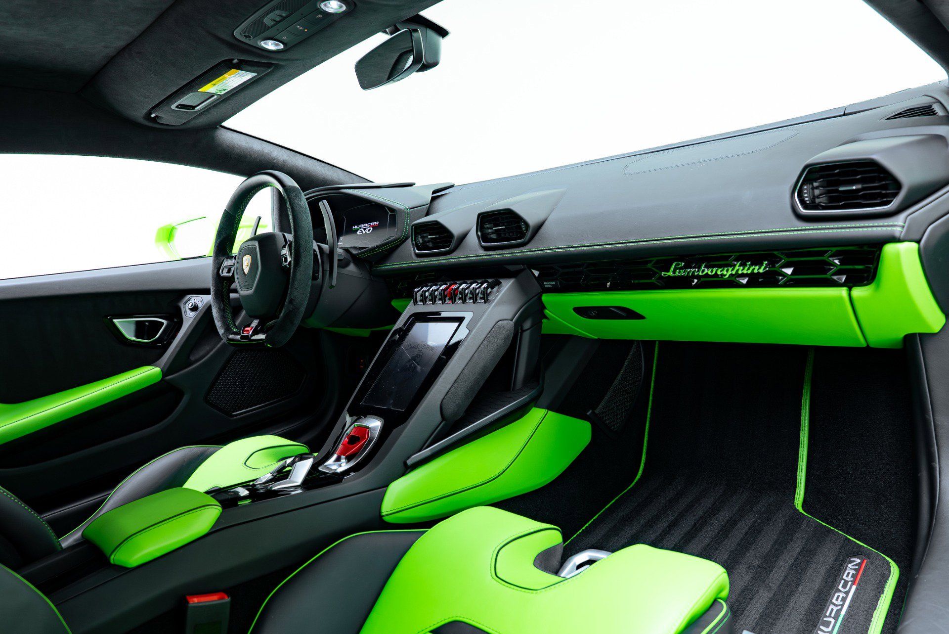 Used 2022 Lamborghini Huracan EVO RWD image 39