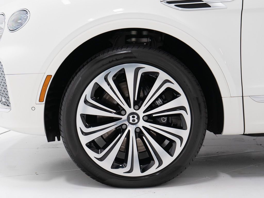 Certified 2024 Bentley Bentayga Extended Wheelbase AWD/4WD image 43