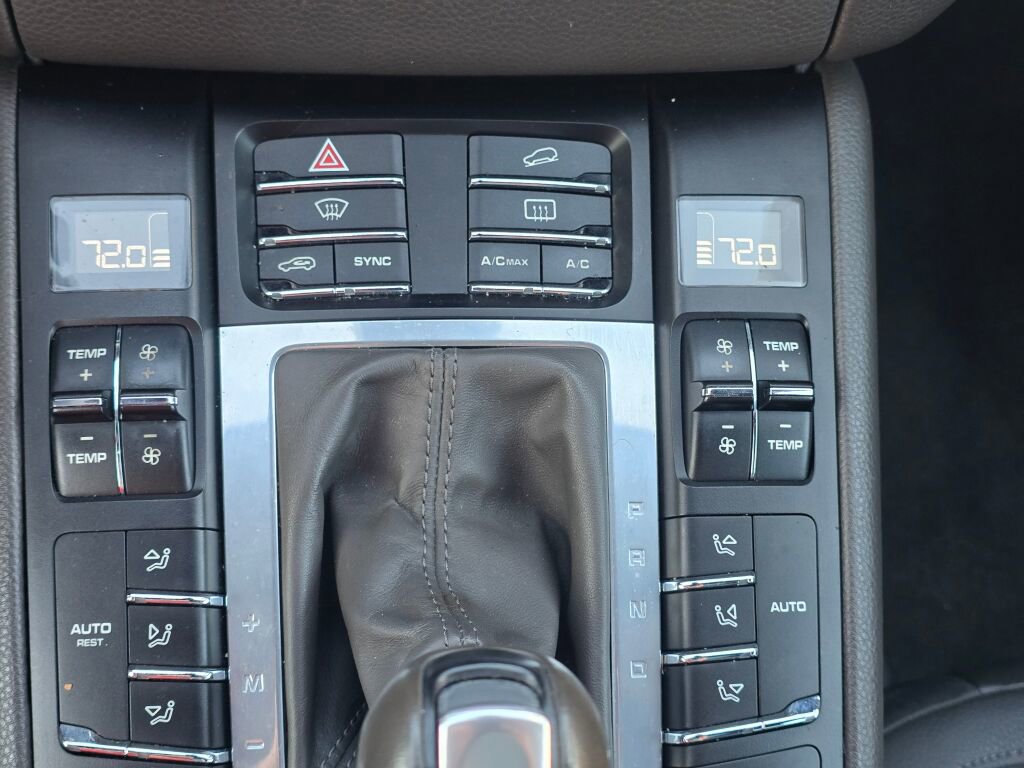 Used 2018 Porsche Macan image 33