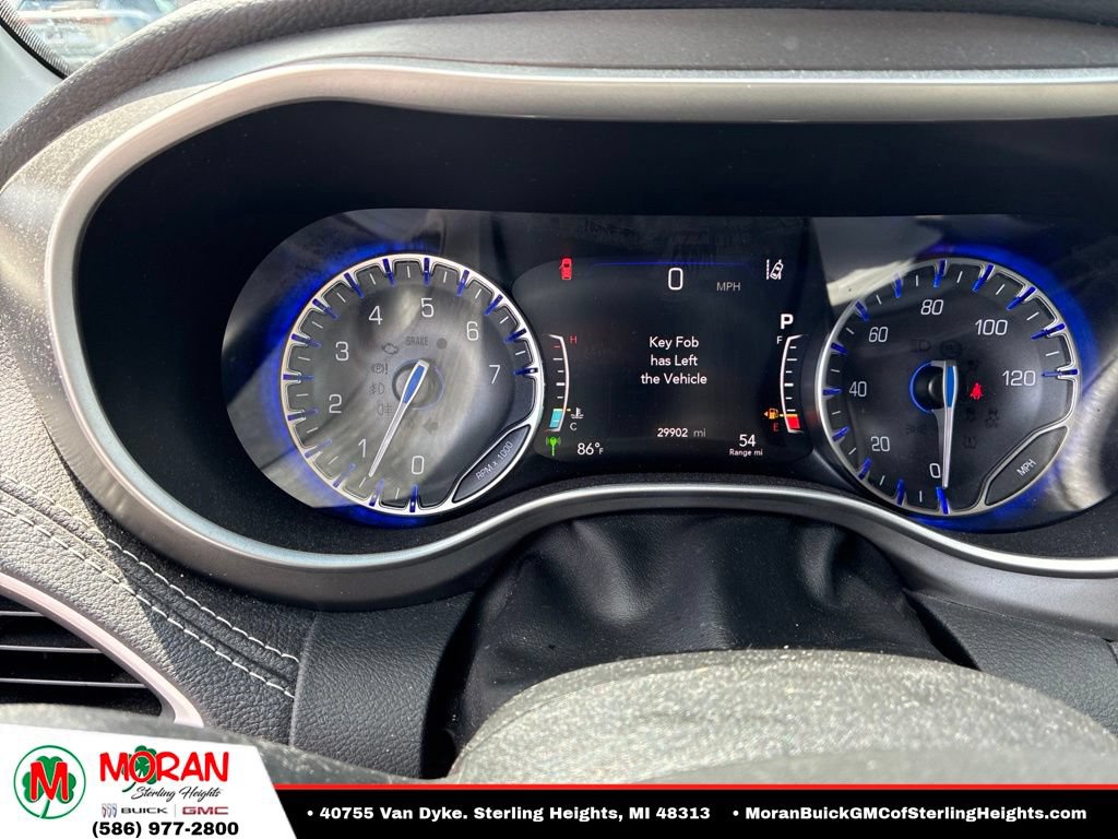 Used 2022 Chrysler Pacifica Touring-L w/ Uconnect Theater Family Group FWD image 14