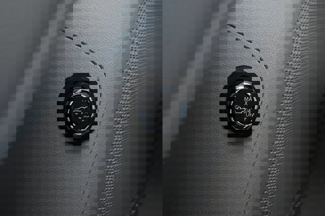 Used 2021 GMC Acadia SLT w/ Technology Package image 42