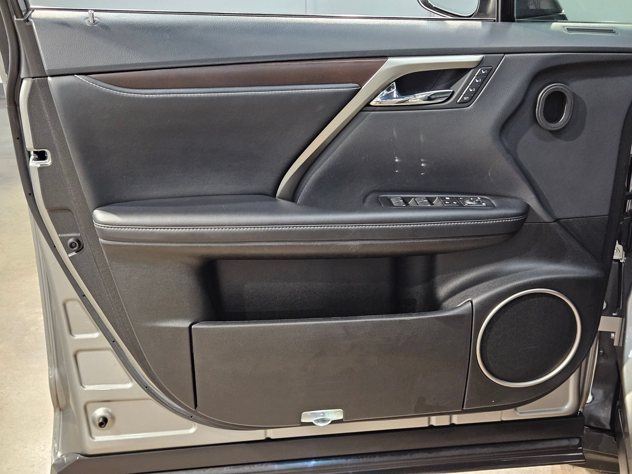 Used 2022 Lexus RX 450h AWD w/ Premium Package image 20