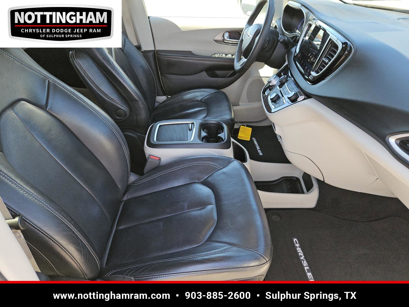 Used 2022 Chrysler Pacifica Touring-L image 29