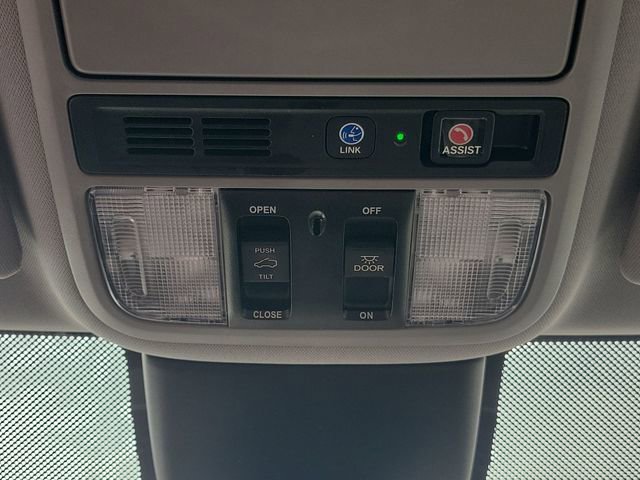 Used 2023 Honda Odyssey Touring image 25