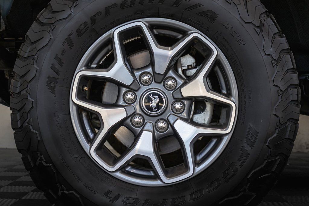 Used 2022 Ford Bronco Badlands image 10