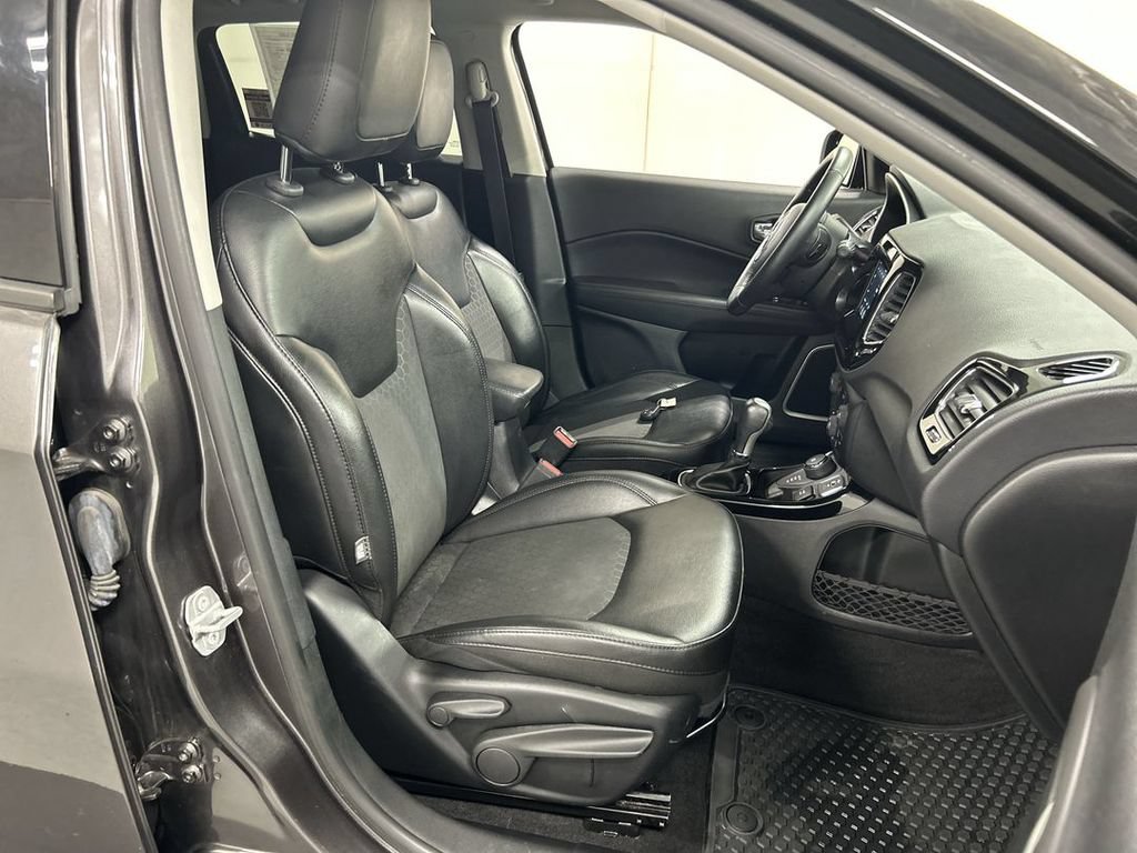 Used 2019 Jeep Compass Latitude AWD/4WD image 22