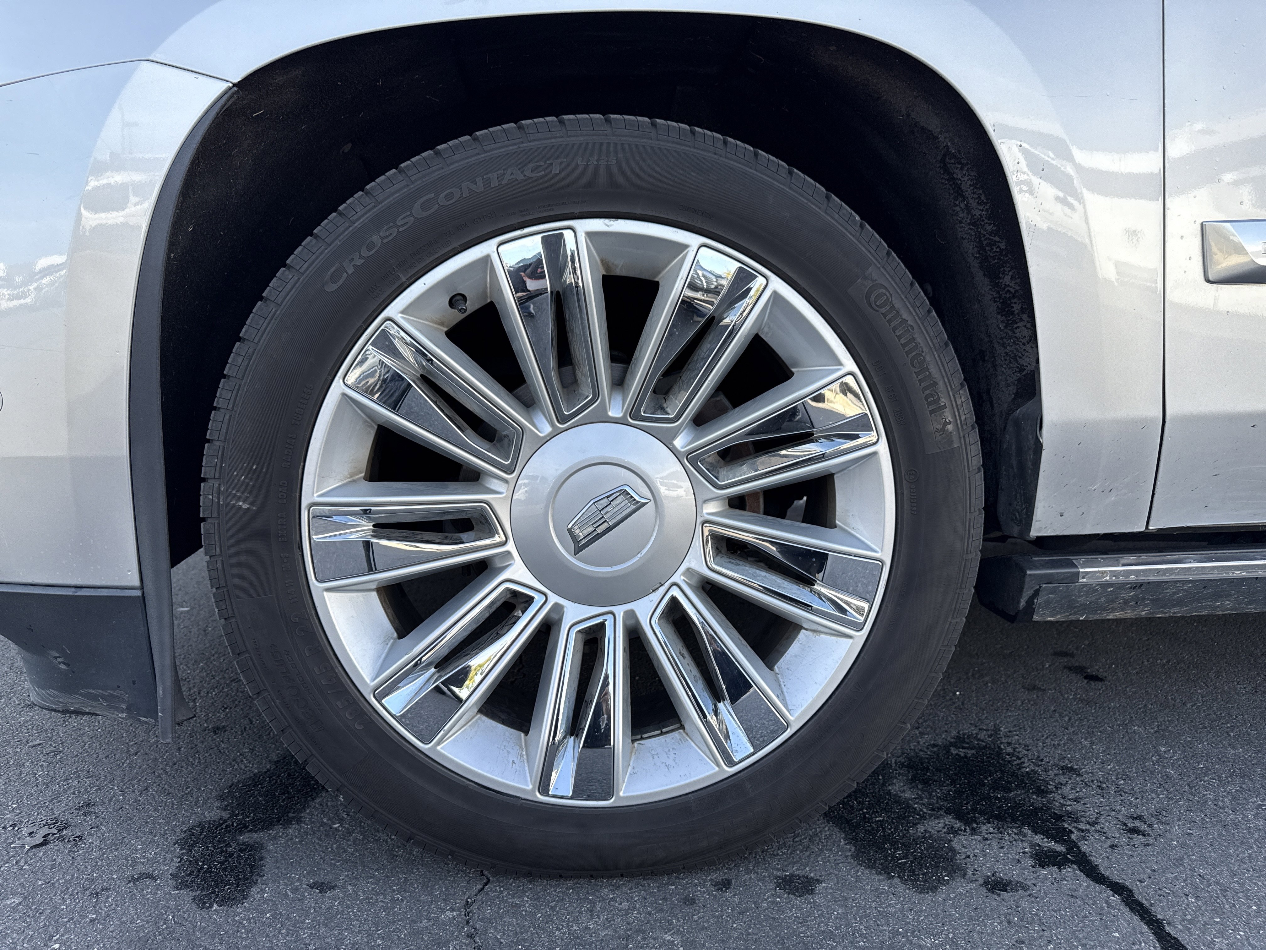 Used 2019 Cadillac Escalade ESV Platinum image 5