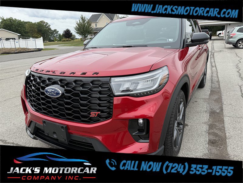 Used 2025 Ford Explorer ST AWD/4WD image 3