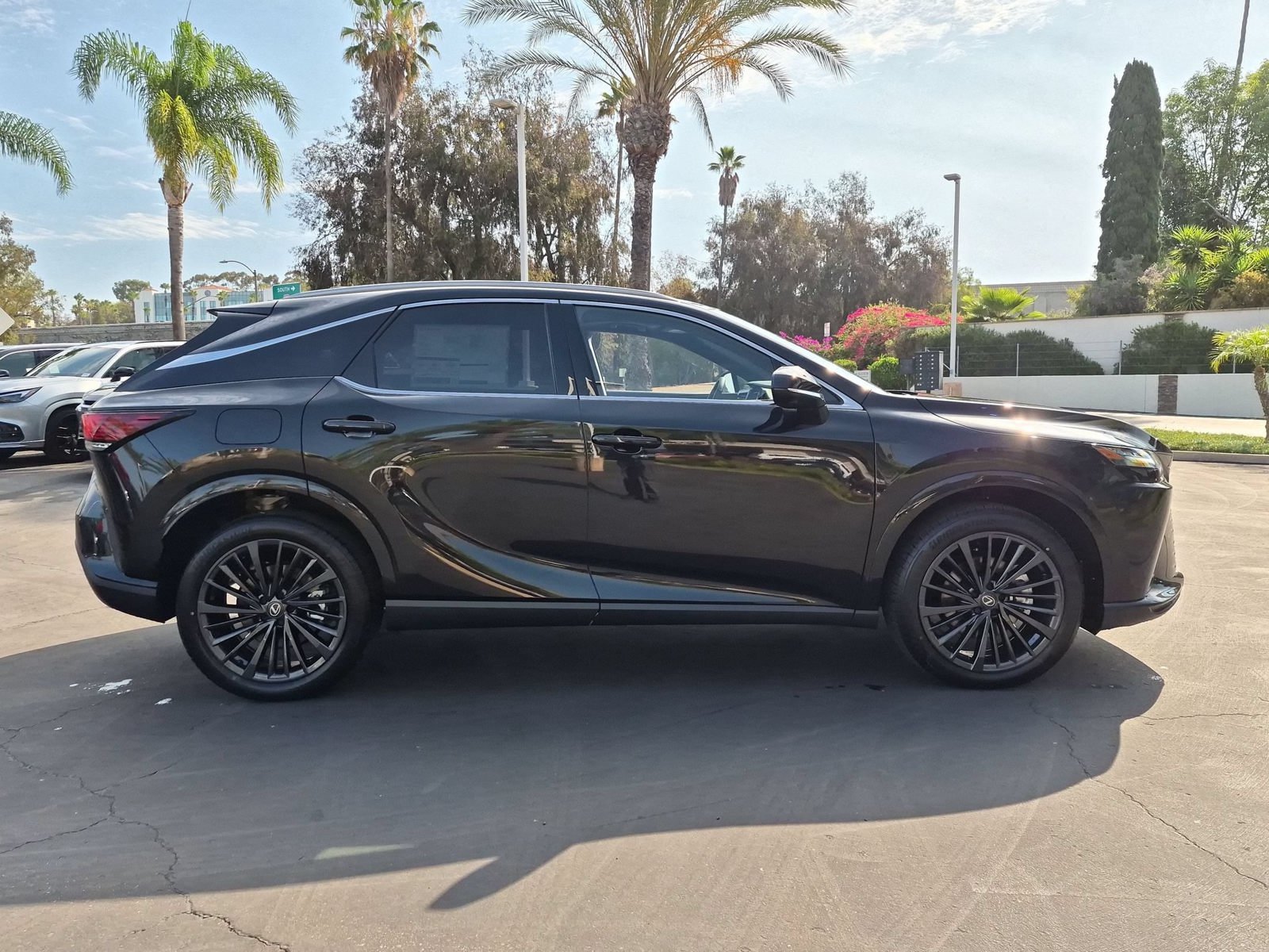 New 2026 Lexus RX 450h AWD image 4