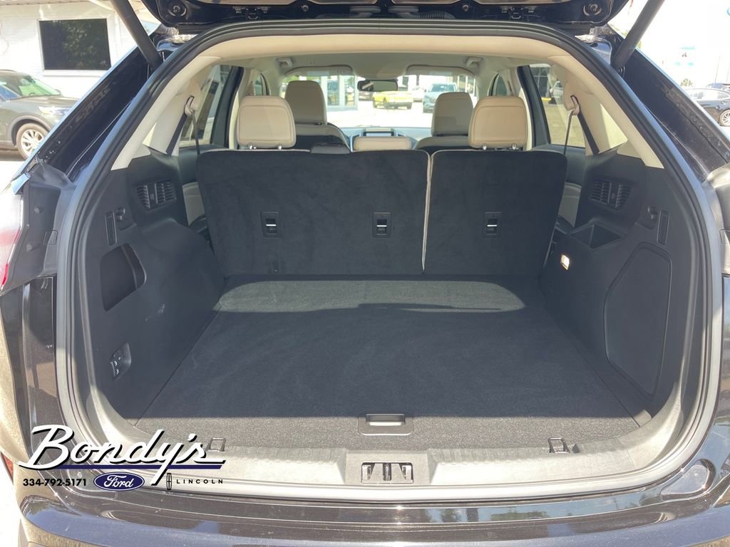 Used 2024 Ford Edge Titanium image 12