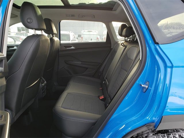 New 2026 Volkswagen Taos SE image 8