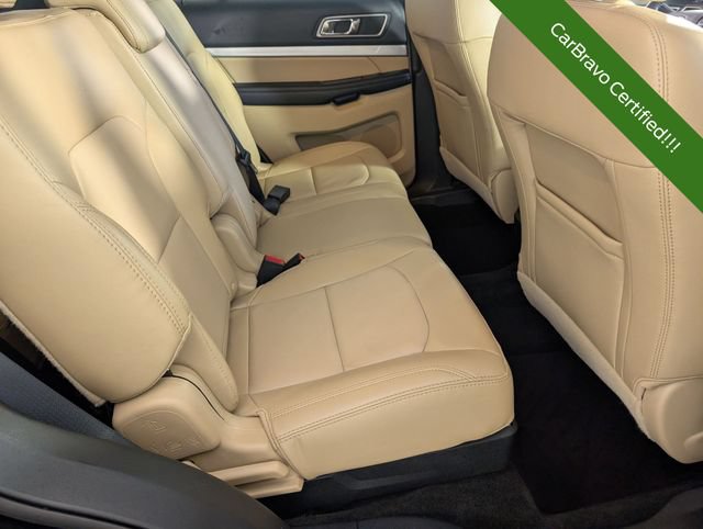 Used 2017 Ford Explorer XLT w/ Equipment Group 202A AWD/4WD image 33