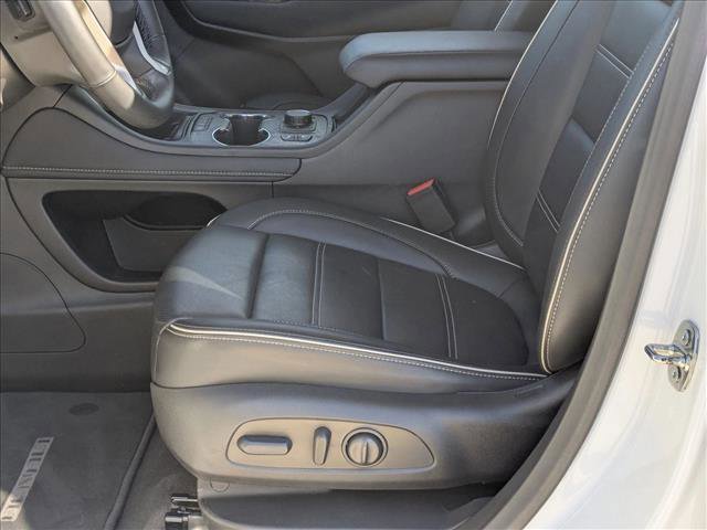 Used 2023 GMC Acadia Denali image 17