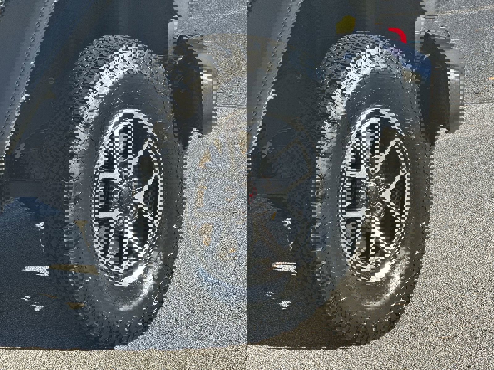 Used 2025 Jeep Wrangler Unlimited Rubicon image 12