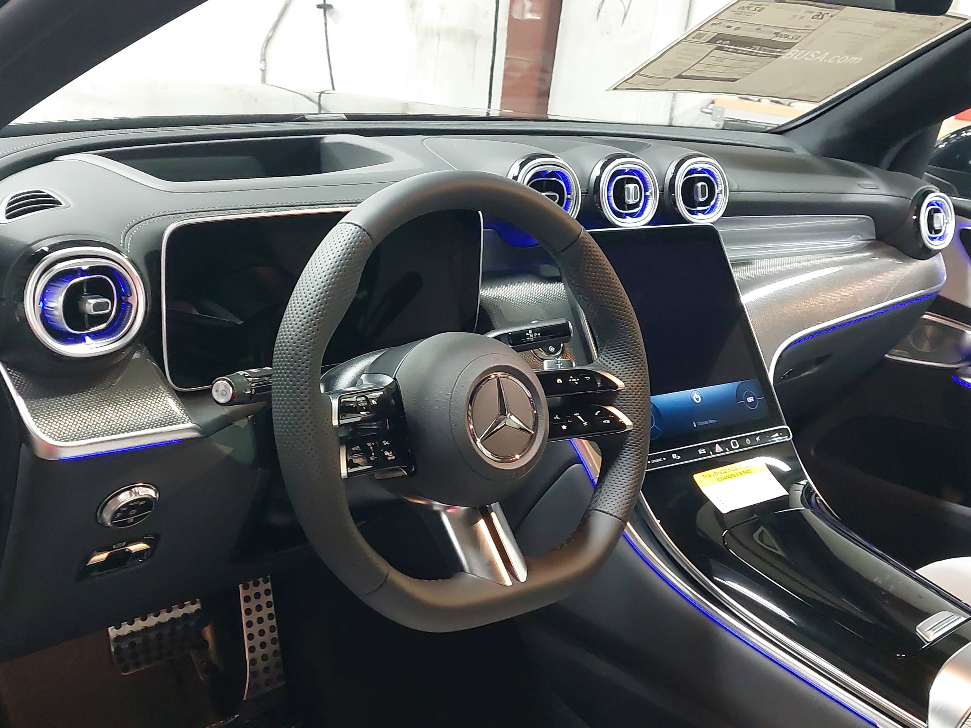 Used 2025 Mercedes-Benz GLC 300 4MATIC image 17