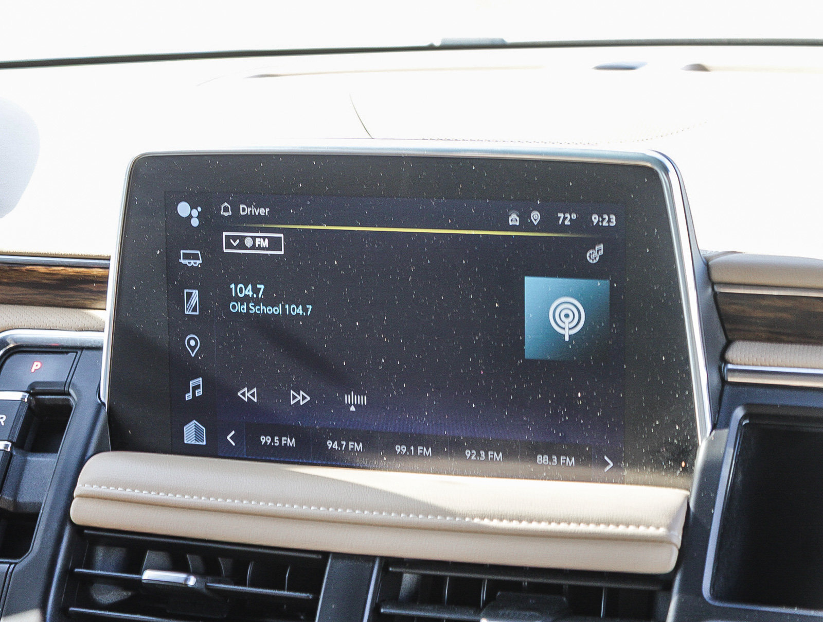 Used 2024 Chevrolet Suburban Premier RWD image 14