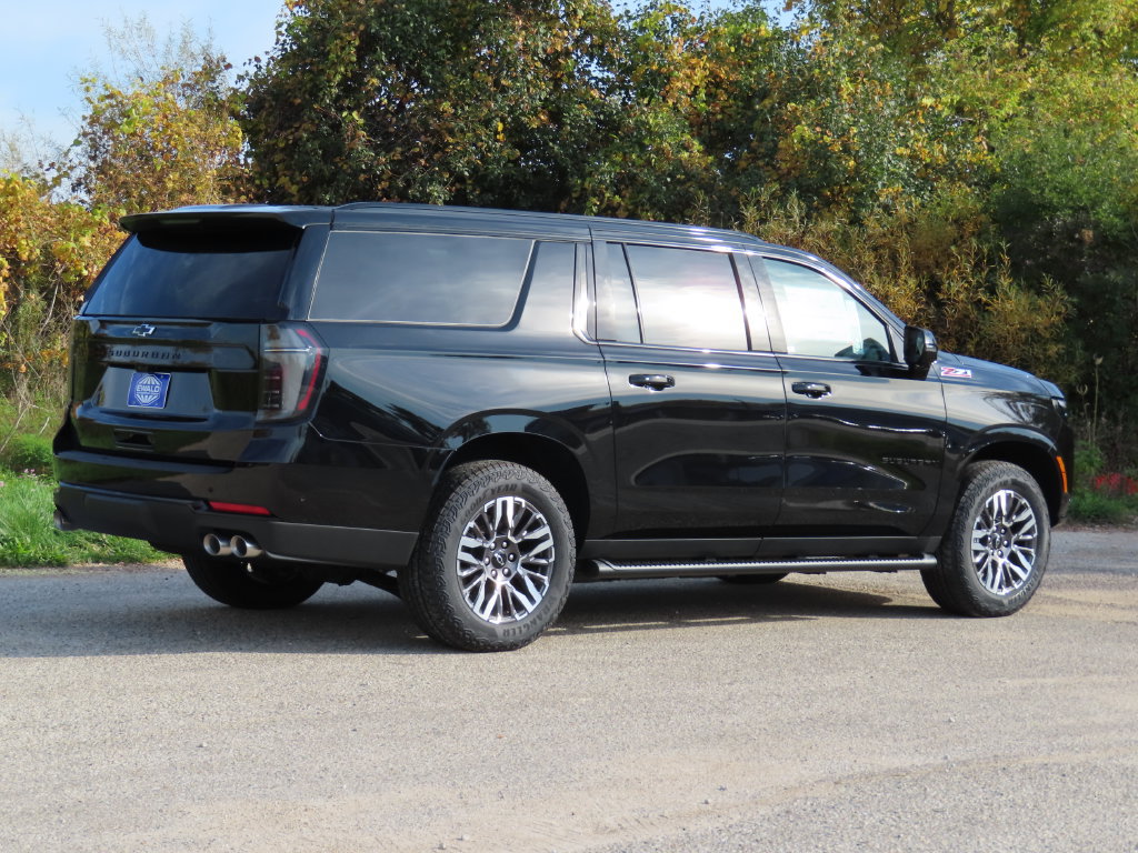 New 2027 Chevrolet Suburban Z71 w/ Z71 Off-Road Package AWD/4WD image 3