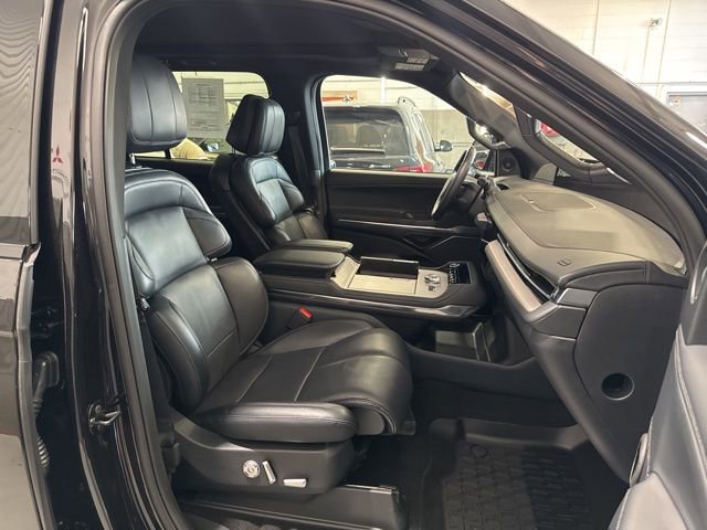 Used 2025 Lincoln Navigator Reserve w/ Jet Appearance Package image 21