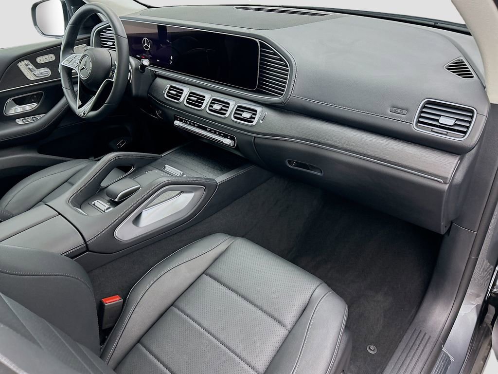 Certified 2025 Mercedes-Benz GLS 450 4MATIC image 16
