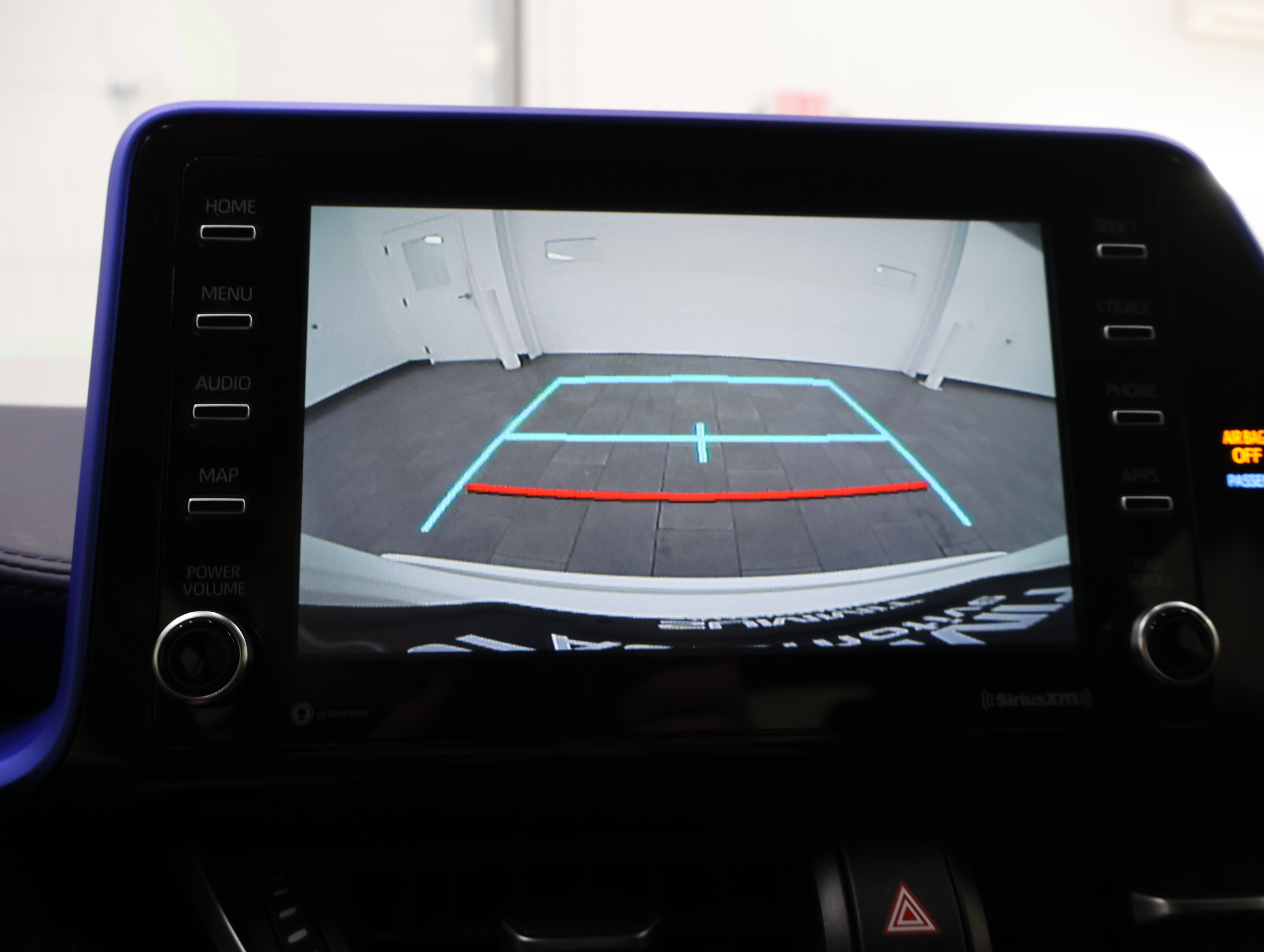 Used 2020 Toyota C-HR XLE FWD image 16