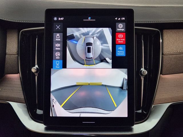 Certified 2026 Volvo XC90 B6 Plus w/ Protection Package Premier AWD/4WD image 18
