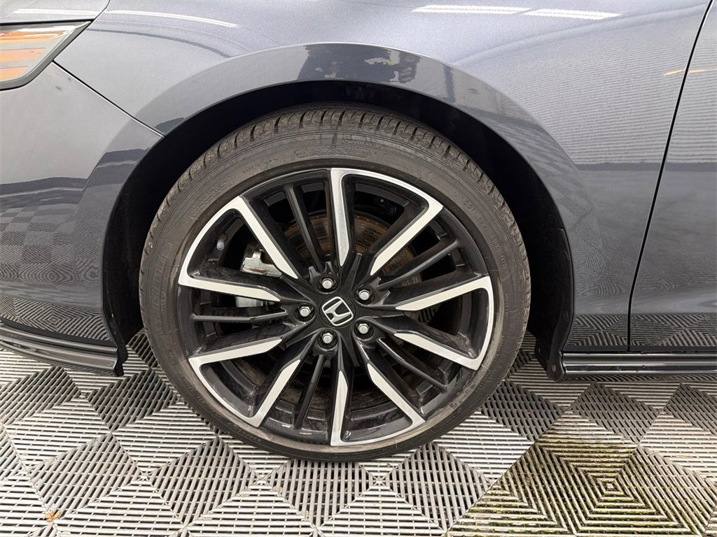 Used 2023 Honda Accord Touring image 13