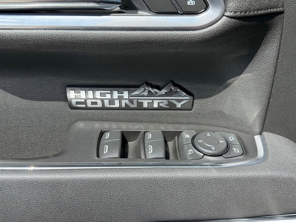 Used 2025 Chevrolet Silverado 1500 High Country w/ Z71 Off-Road Package AWD/4WD image 16