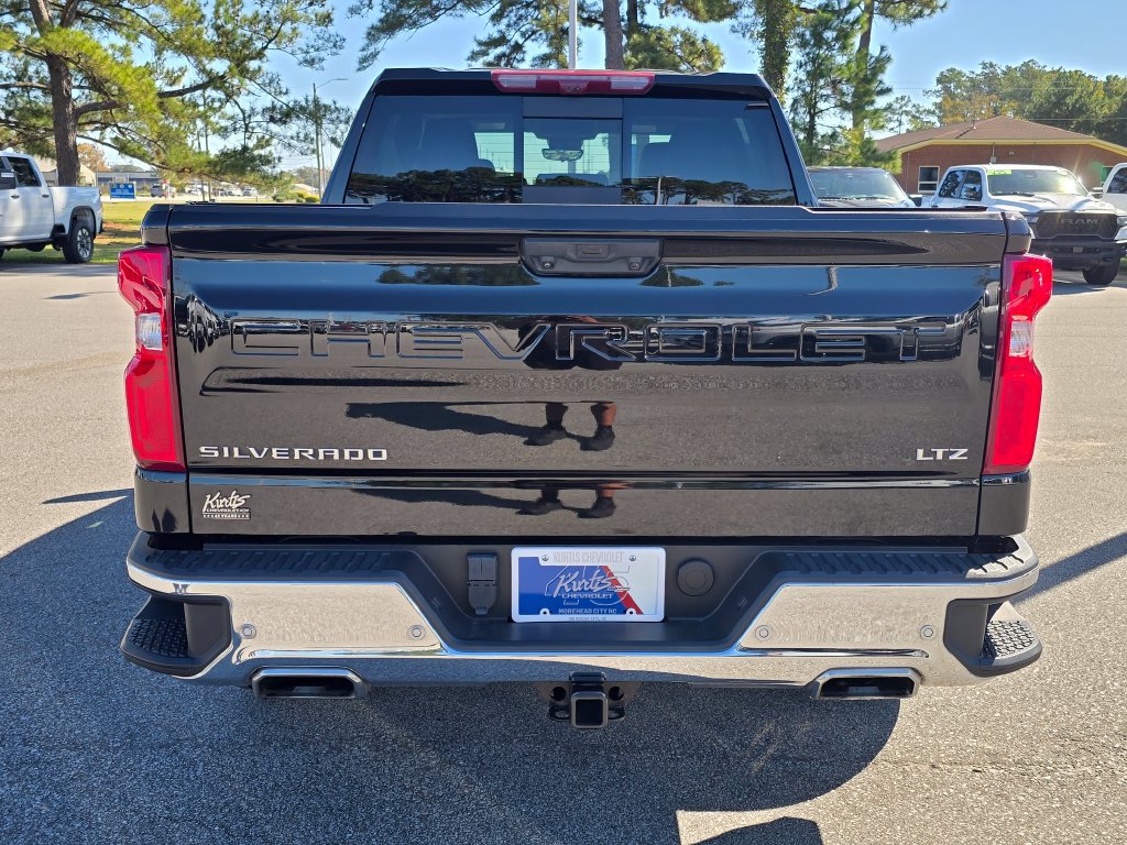 Certified 2025 Chevrolet Silverado 1500 LTZ w/ Technology Package AWD/4WD image 4