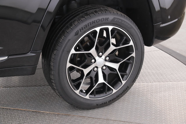 Used 2025 Jeep Grand Cherokee Summit AWD/4WD image 14