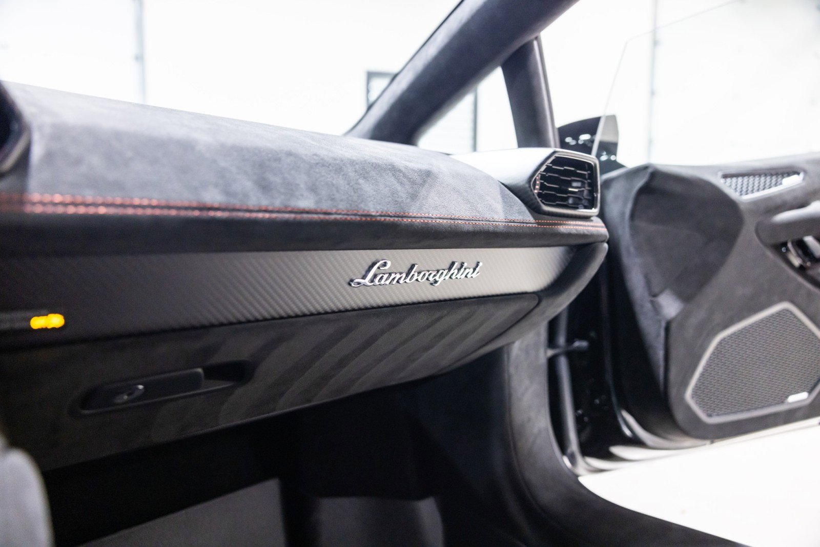 Used 2024 Lamborghini Huracan Sterrato AWD/4WD image 45