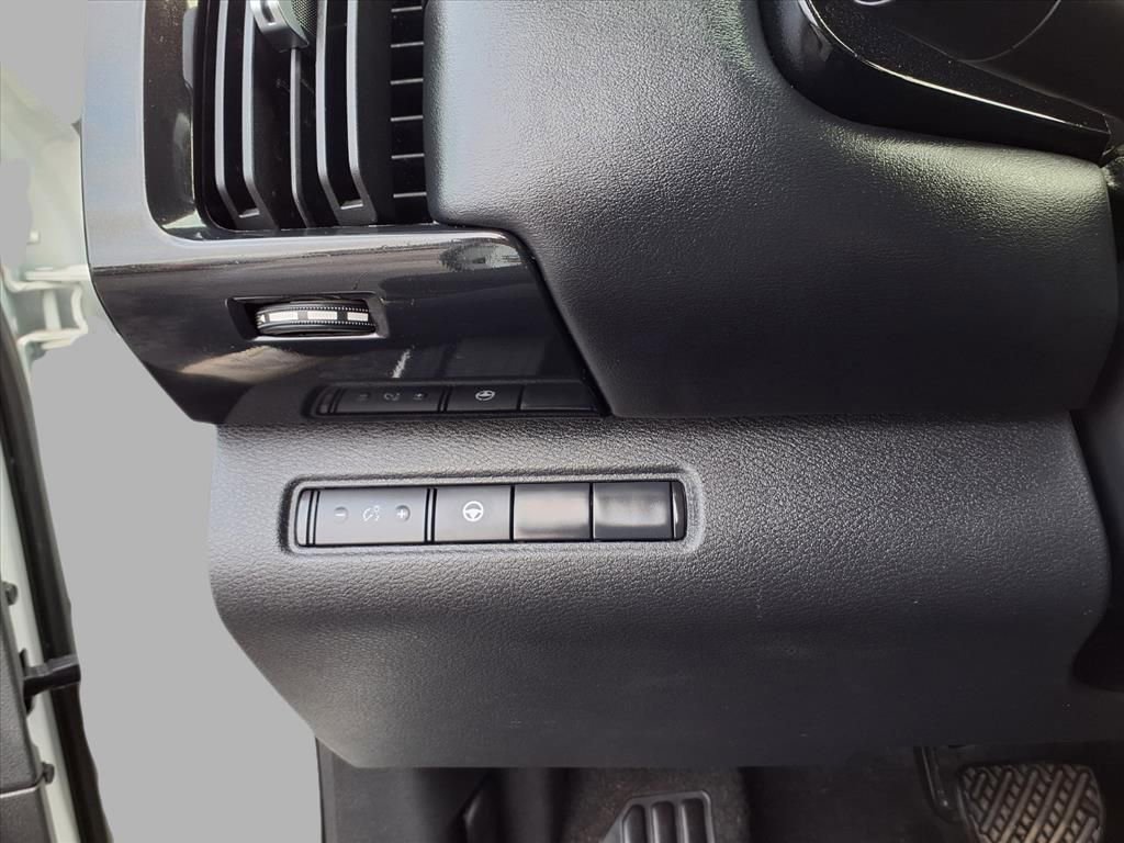 Certified 2024 Nissan Pathfinder SV image 13