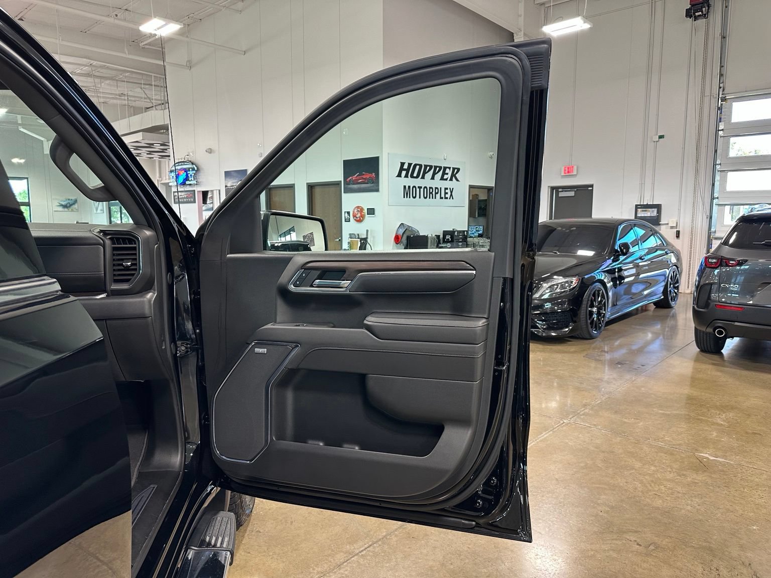 Used 2024 GMC Sierra 1500 SLT w/ SLT Premium Package AWD/4WD image 37
