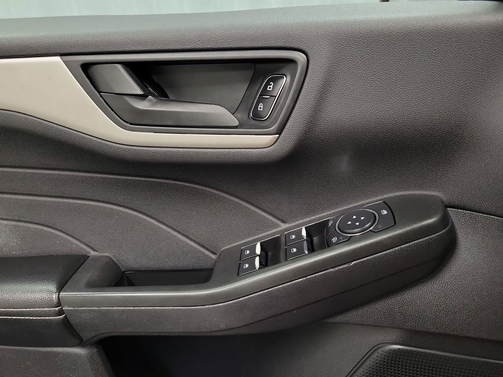 Used 2022 Ford Escape SE w/ SE Sport Appearance Package FWD image 19