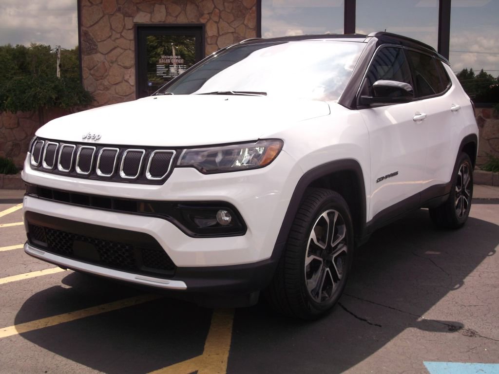 Used 2022 Jeep Compass Limited image 1