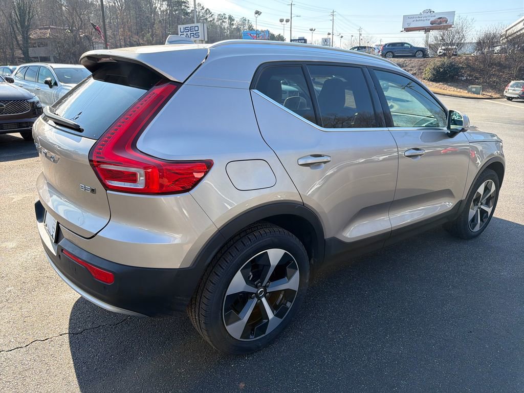 Certified 2024 Volvo XC40 B5 Plus w/ Protection Package Premier image 6