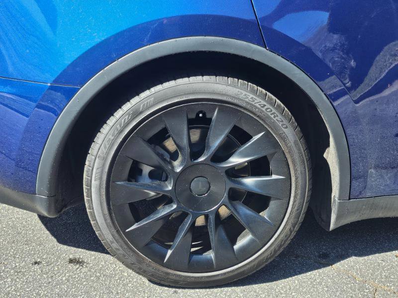 Used 2023 Tesla Model Y RWD image 16