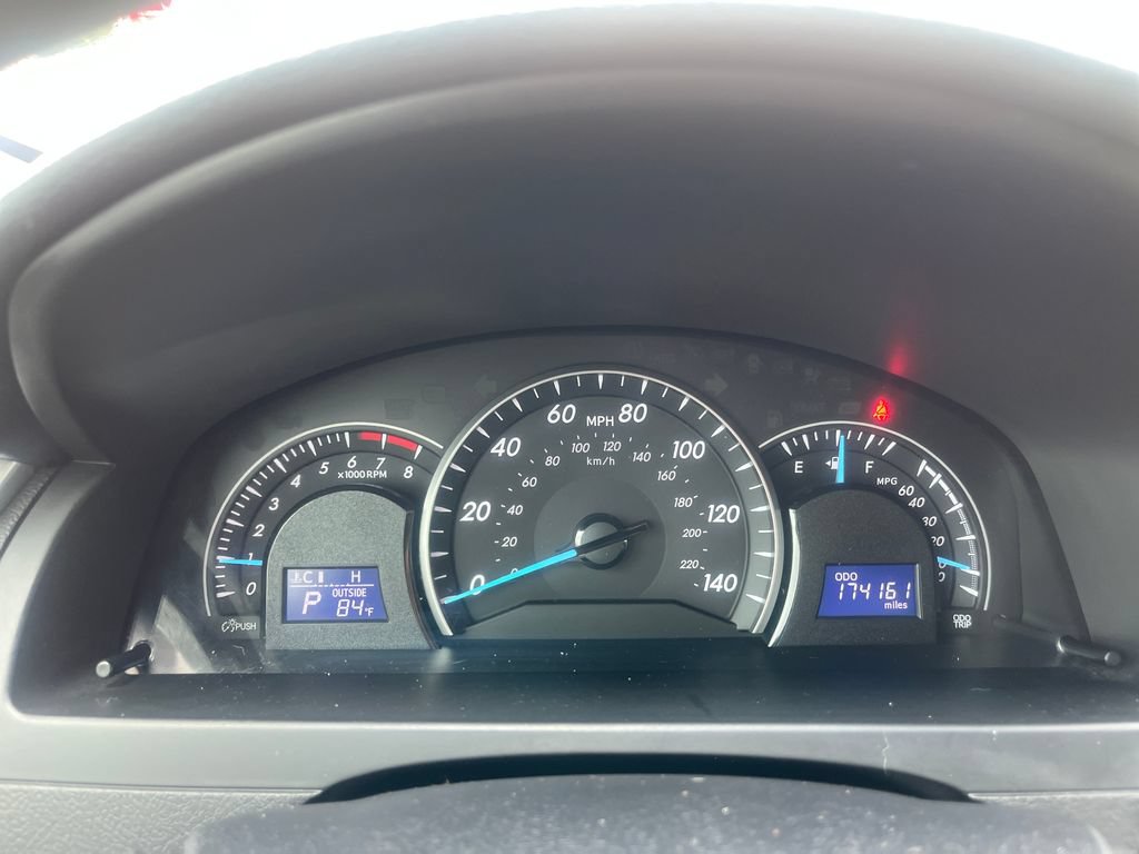 Used 2012 Toyota Camry LE FWD image 13