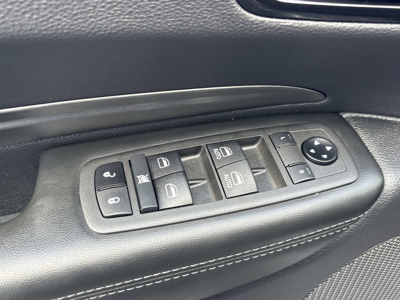 Used 2021 Dodge Durango SXT AWD/4WD image 19