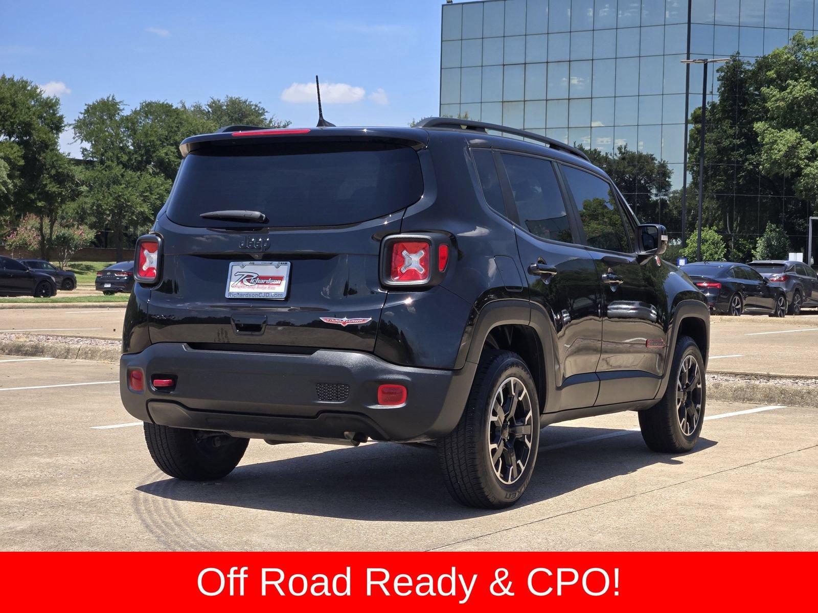 Used 2023 Jeep Renegade Trailhawk AWD/4WD image 6