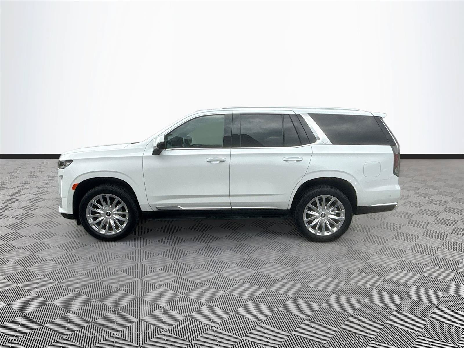 Used 2023 Cadillac Escalade Premium Luxury AWD/4WD image 4