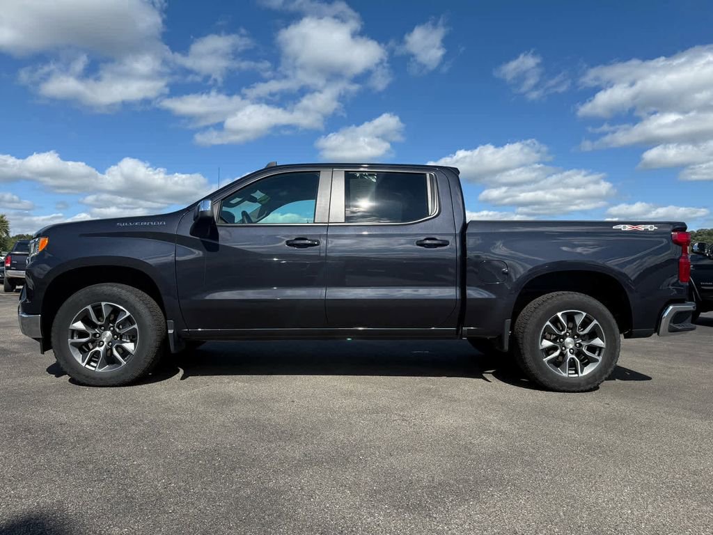 Used 2024 Chevrolet Silverado 1500 LT image 2